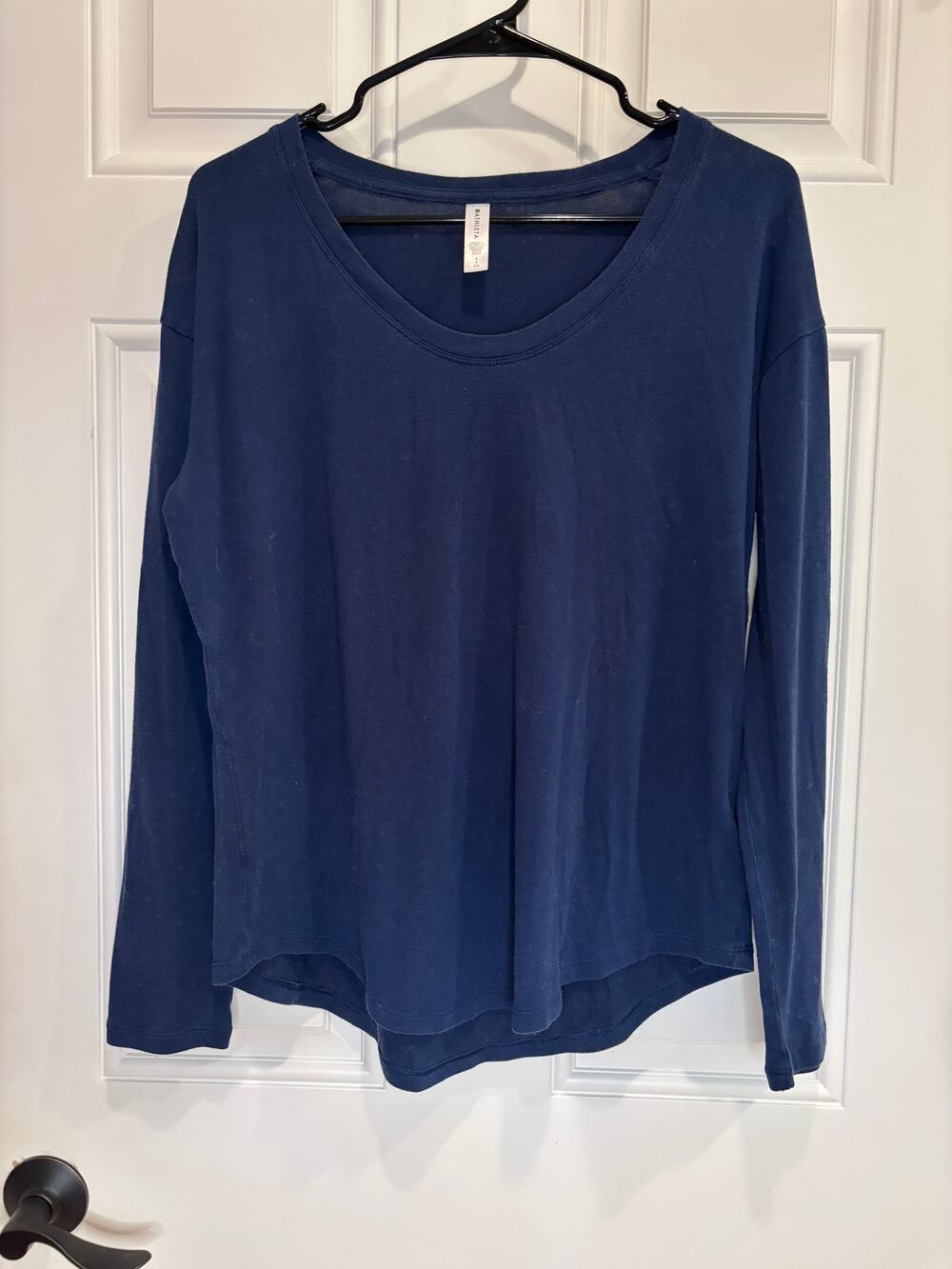 Athleta Navy Blue Long-Sleeve Scoop-Neck Top – Small